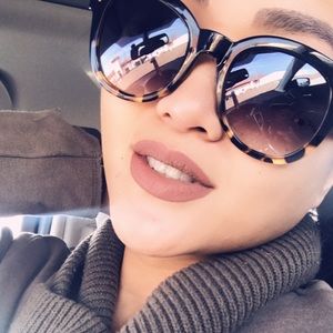 Meet your Posher, Trang